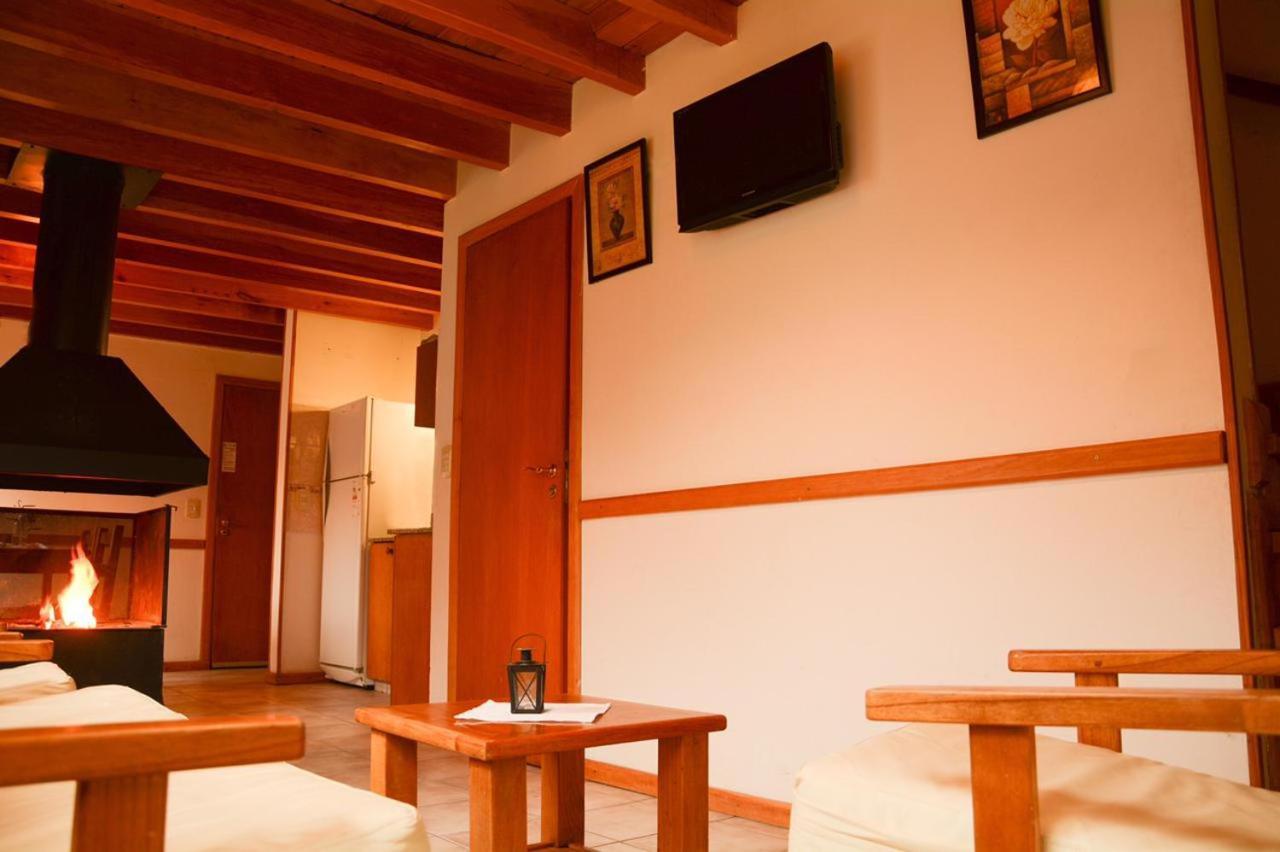 Apart Hotel Del Pellin San Martín de los Andes 外观 照片